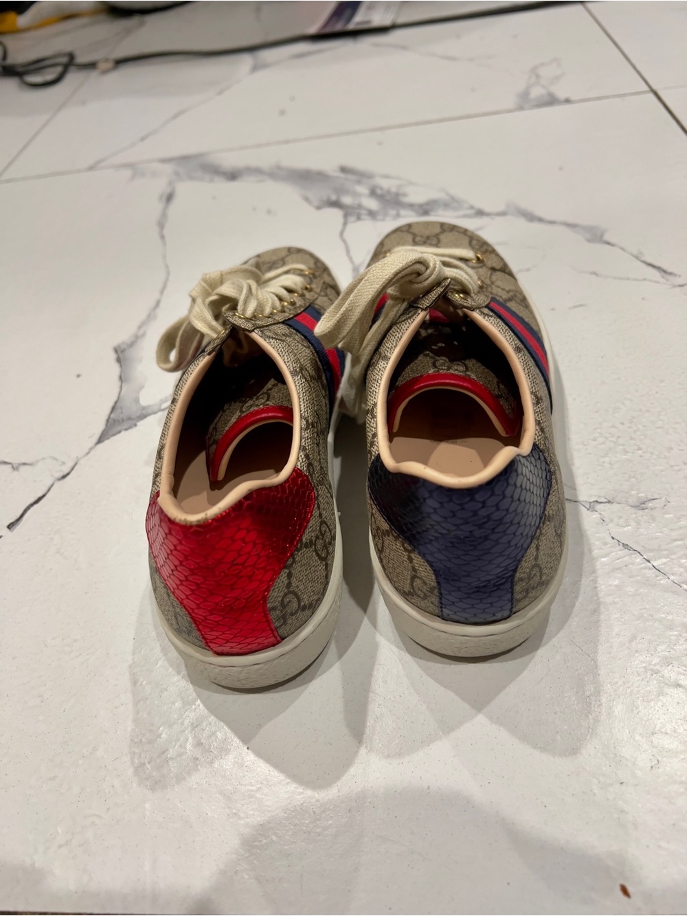 Gucci women’s Ace GG Supreme Sneaker - Picture 3 of 10